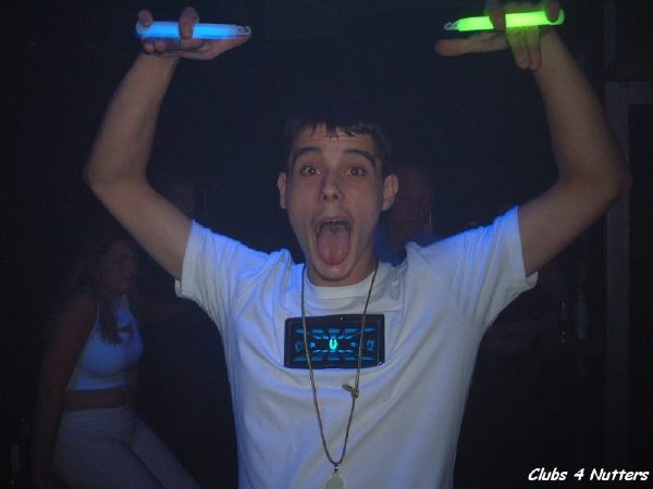 vibe04100204.jpg